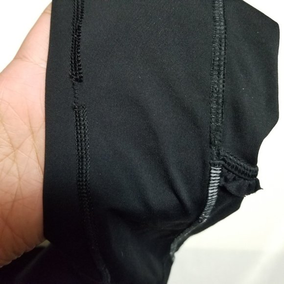 Lululemon Black Luxtreme Mid Rise Stay On Course Crop - Picture 10 of 10
